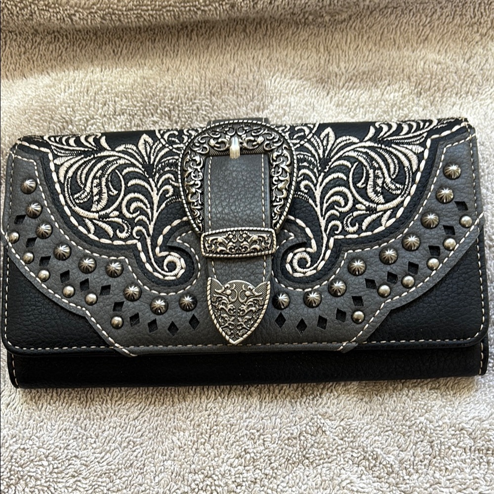 Elegant Black and Silver Women's Clutch/wallett